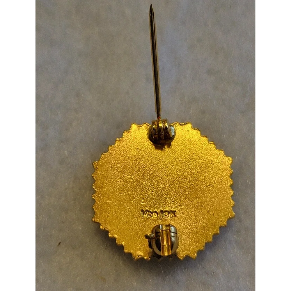 Mobil Chemical Co Lapel Pin OS Gold 10 Years No Accidents 1/20 10K Gold‎ Filled